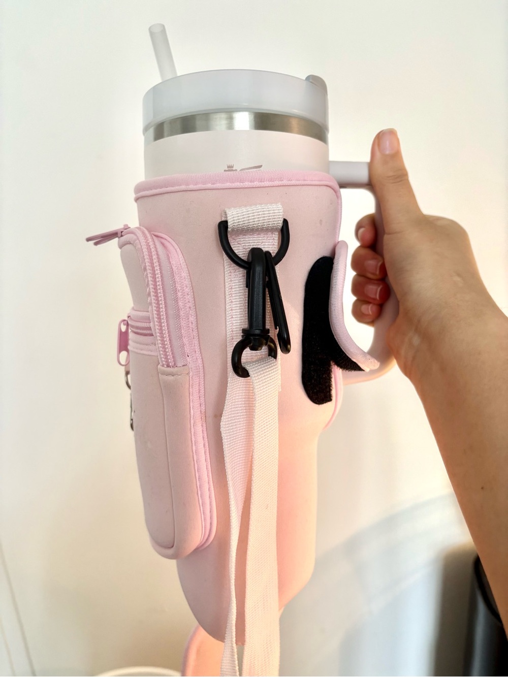 Stanley 40oz Quencher Tumbler with Pink Carrier Sleeve – Excellent Condition